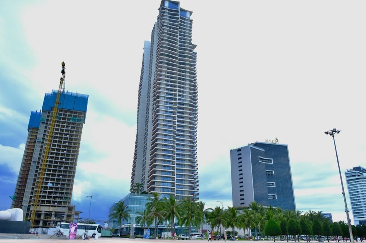 Soleil Ánh Dương nhìn từ Công viên biển đông